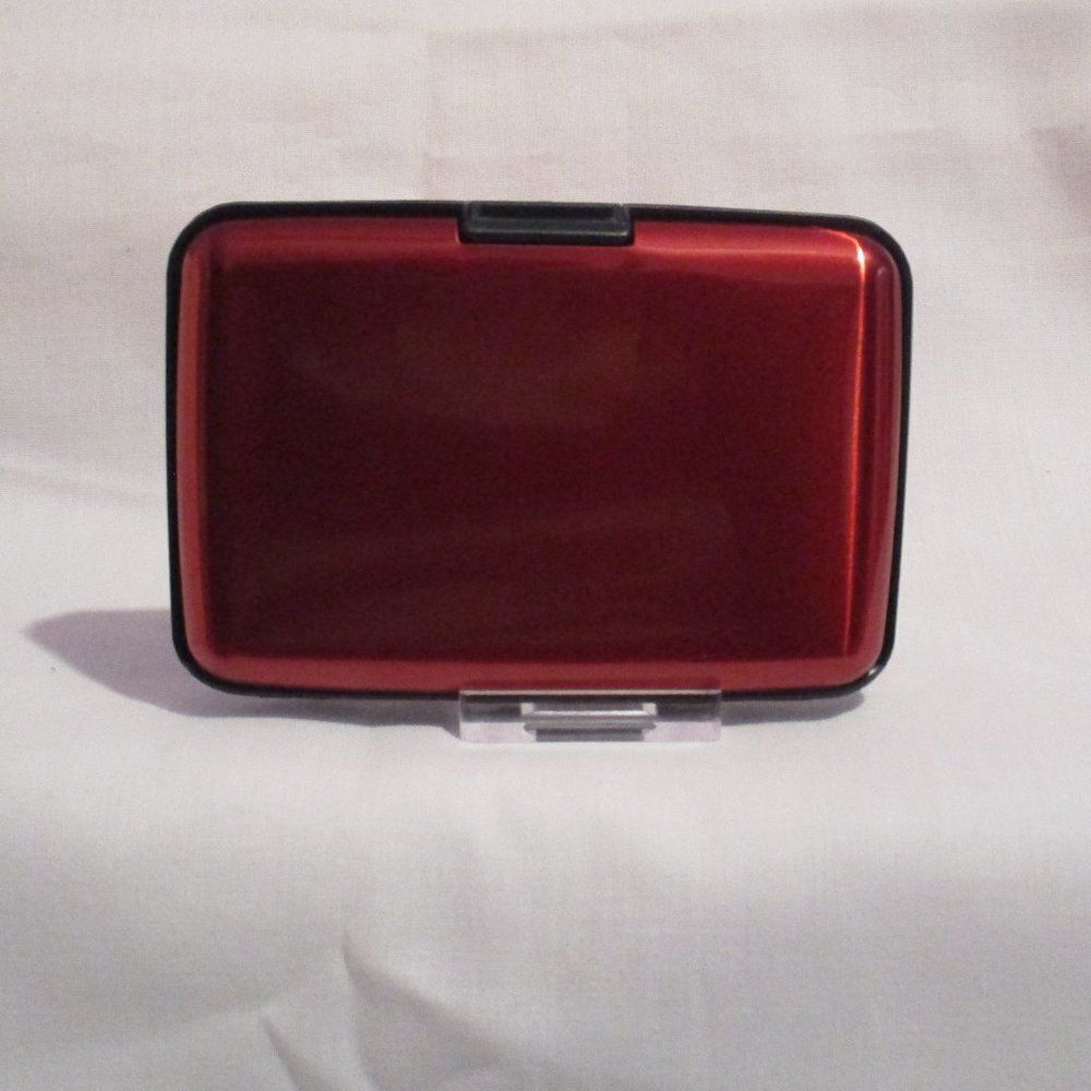 RFID Blocking Credit Card Protector - Picture 2 of 3